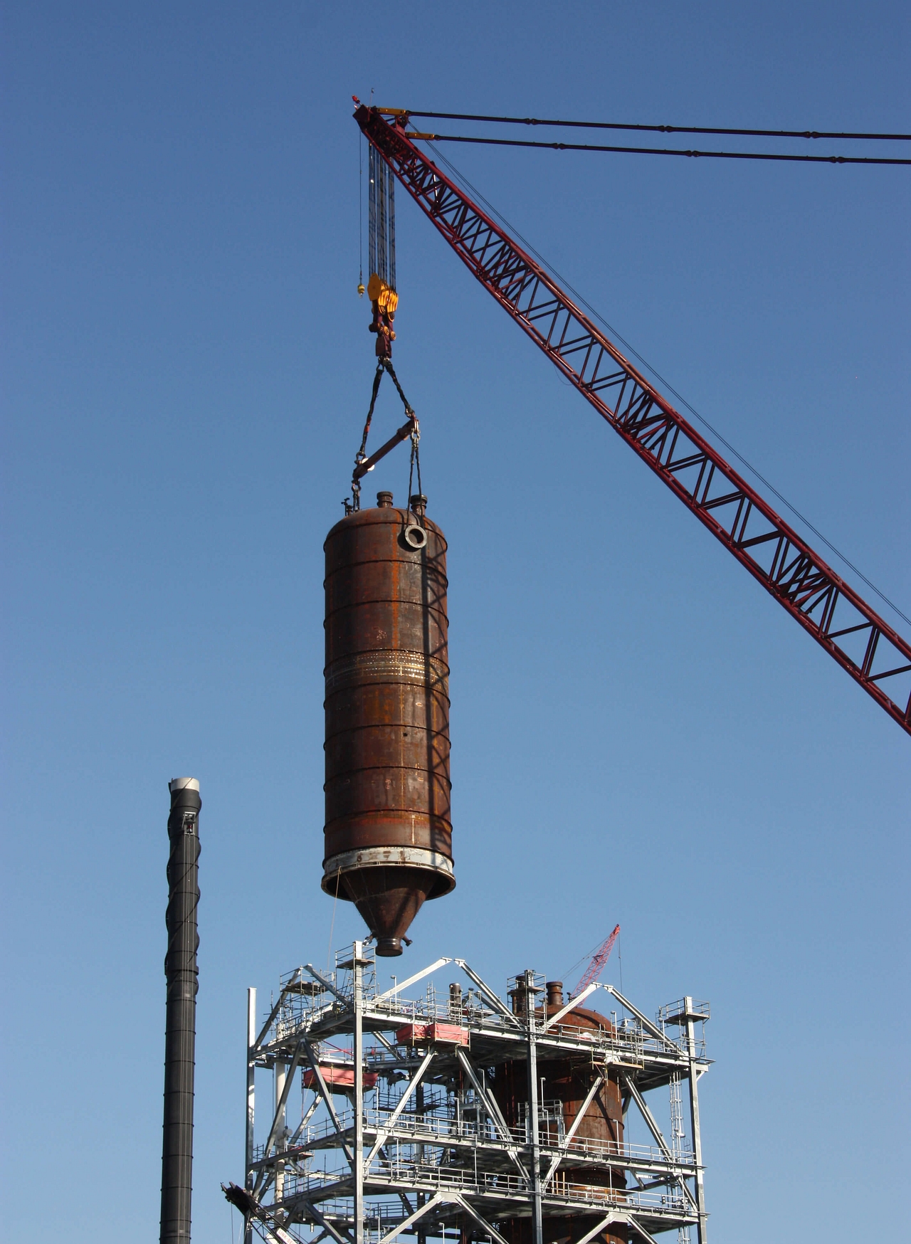 Heavy Lift Versacrane 450-ton coke drums