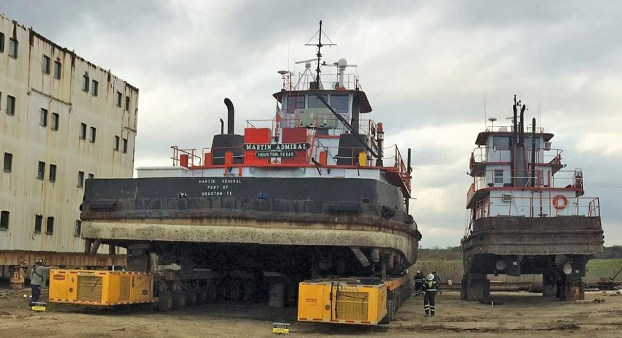 Heavy Tugboat Transporting Service