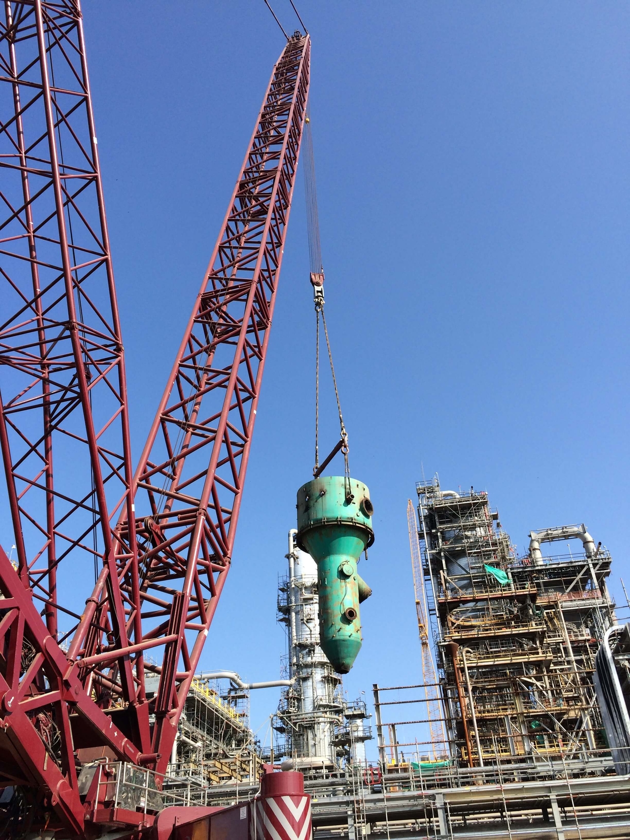 VersaCrane™ TC-24000 | Catalytic Cracking Removal