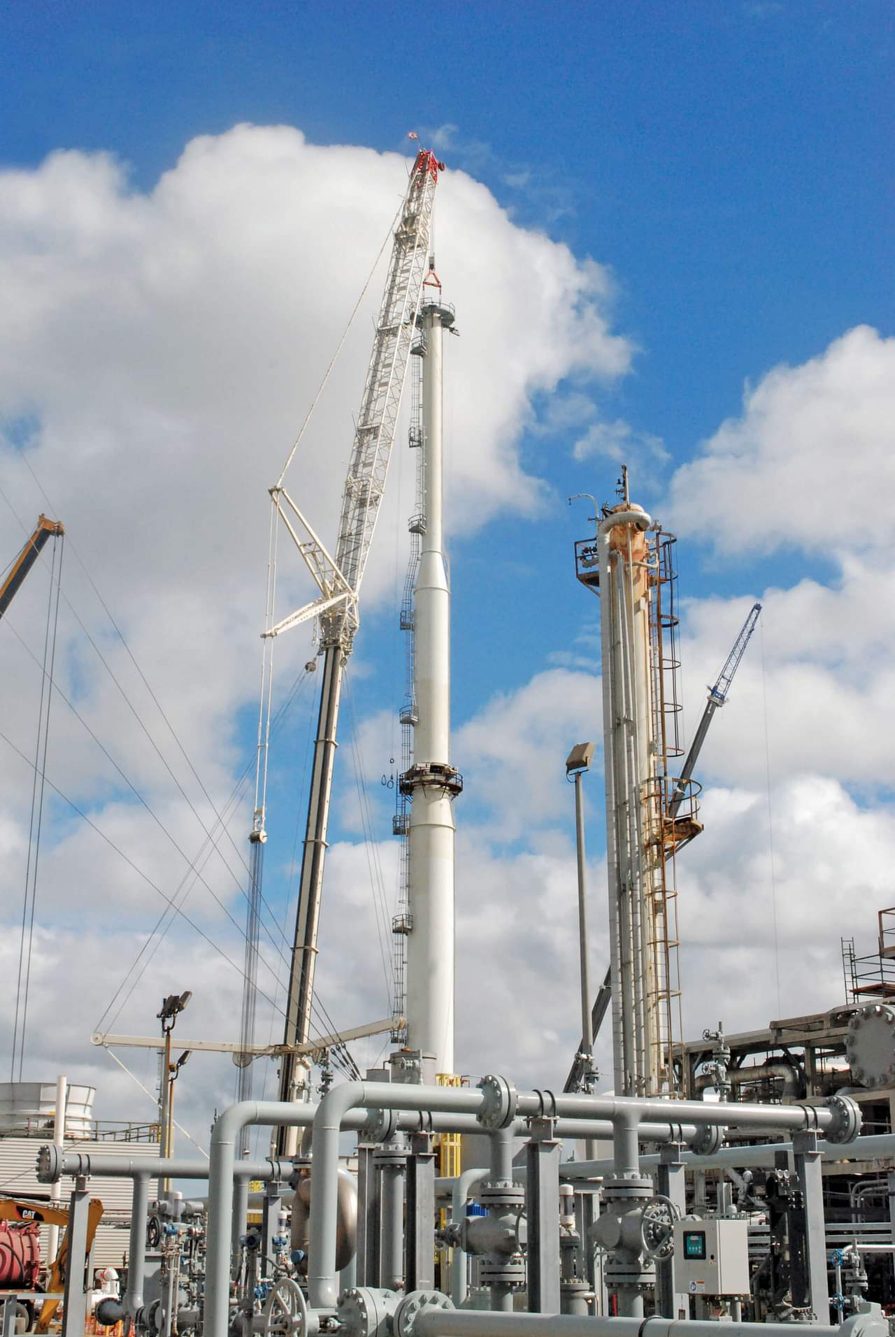 heavy lift services for refineries
